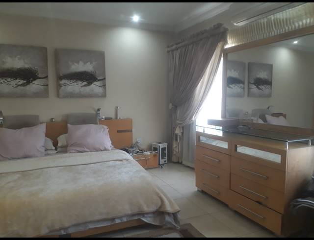 4 BEDROOM HOUSE FOR SALE IN ZINNIAVILLE